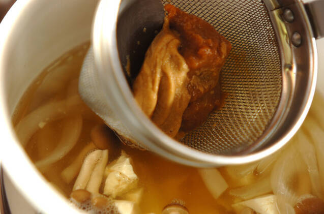 くずし豆腐のゴマみそ汁の作り方の手順5