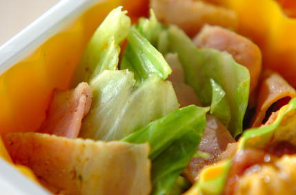 キャベツとベーコンのレンジ蒸し