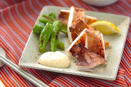 イカ（一夜干し）の網焼き