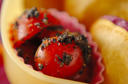 プチトマトのゴマ和え