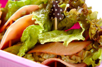 アボカドとハムのお花包み