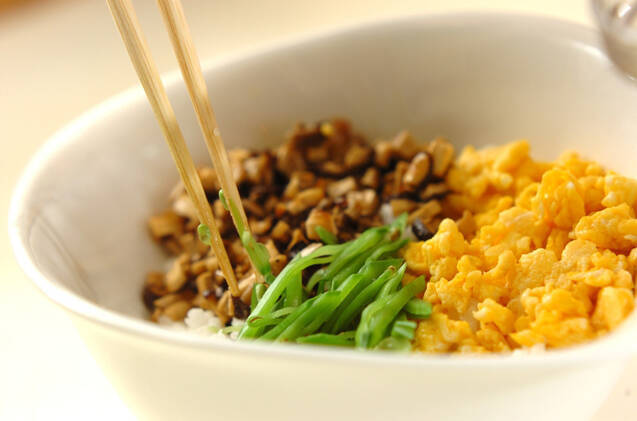 3色丼とワカメのみそ汁の作り方の手順7