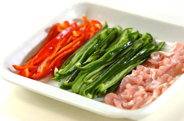 豚肉入りピーマンのきんぴらの作り方の手順1