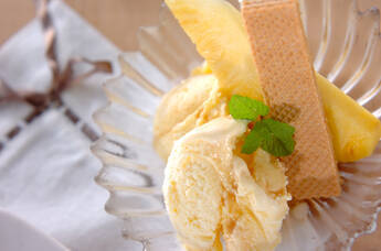 バニラアイスのコーヒーリキュールがけ