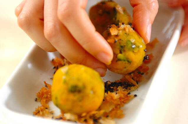 揚げないカボチャコロッケの作り方の手順3