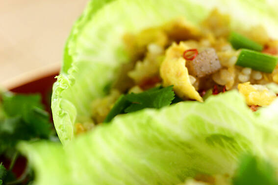 レタス包み炒飯
