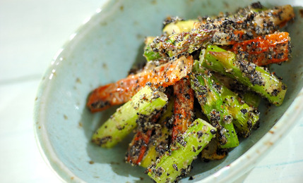 アスパラとちくわのゴマ和え