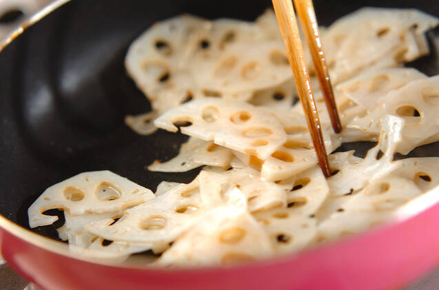 シャキシャキ！定番レンコンのきんぴらの作り方の手順2