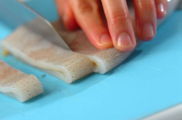 プリプリイカのガーリックパスタの作り方の手順1