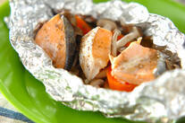 鮭のホイル焼き フライパンで簡単に！切って包むだけ