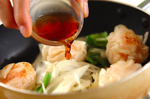 シューマイの甘酢炒めの作り方の手順2