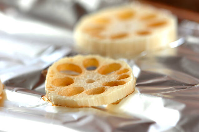 焼きレンコンのドレッシング和えの作り方の手順2