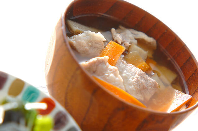 豚肉入りみそ汁