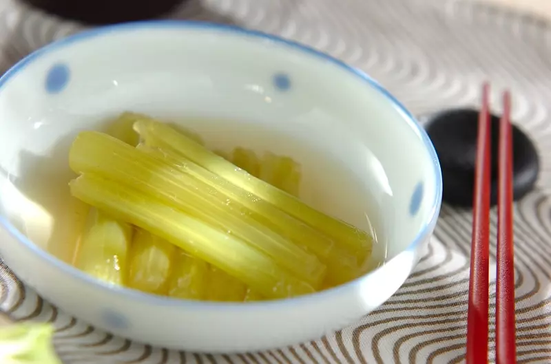 だし香る 春野菜フキの煮物 副菜 レシピ 作り方 E レシピ 料理のプロが作る簡単レシピ