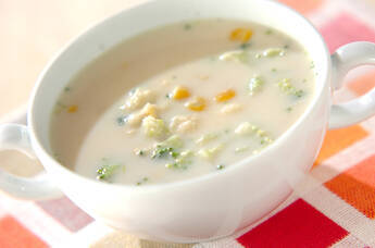 コーンとブロッコリーのスープ