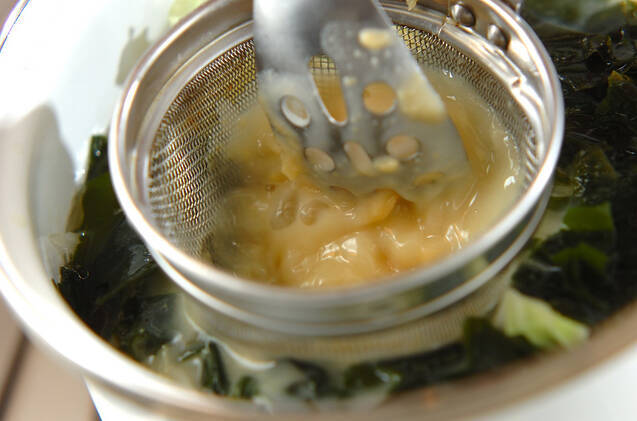 白菜の白みそ汁の作り方の手順4