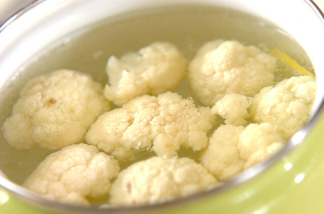 カリフラワーの梅風味の作り方の手順1