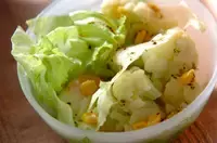 温泉卵のサラダ