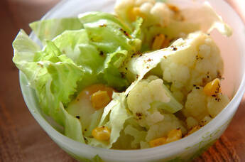 温泉卵のサラダ