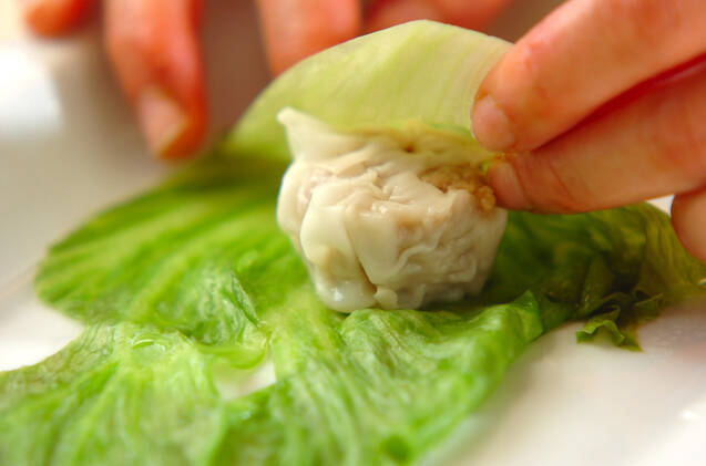 シューマイのロールレタスの作り方の手順2