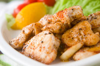 鶏胸肉を使ったガーリックソテー　簡単人気！しっとりやわらか