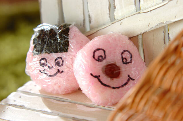 デコ苦手でもOK！楽チンかわいい似顔絵おにぎり