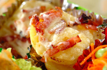 ポテトとベーコンのチーズ焼き