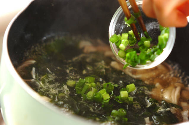 シメジとベーコンのスープの作り方の手順5