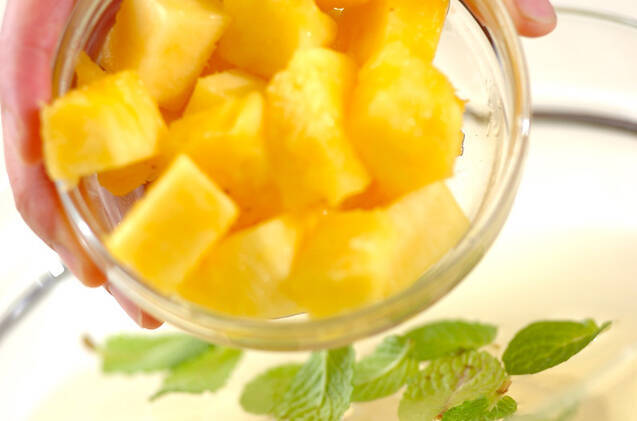 パイナップルのミントワインの作り方の手順4