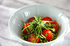 豆苗とトマトの中華和え