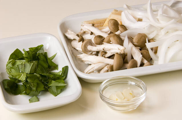 牛肉のバジル炒めの作り方の手順1