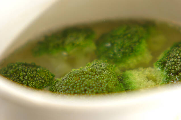 ブロッコリーとオリーブのサラダの作り方の手順1