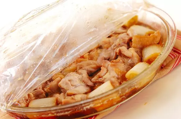 鶏肉のレンジ照り焼きの作り方1