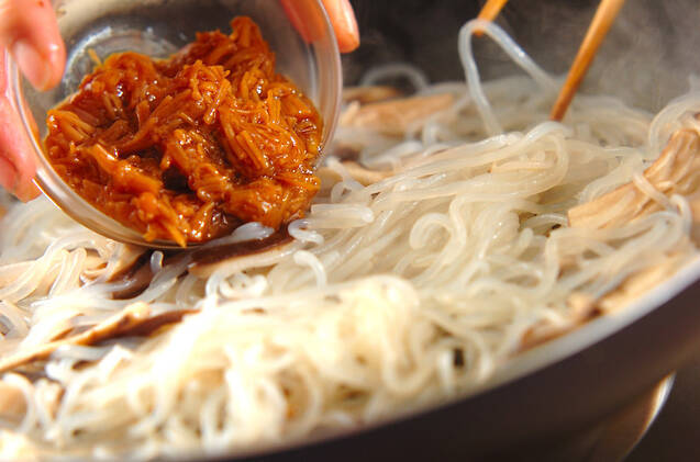 糸コンニャクのナメタケ炒めの作り方の手順4