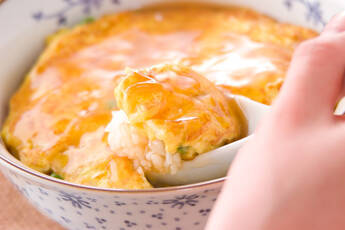 ふっくらカニタマ丼