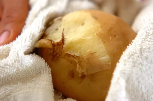 電子レンジで簡単！定番マッシュポテトの下準備1