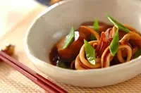 簡単おいしい！里芋とやわらかイカの煮物