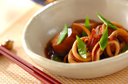 煮物の簡単レシピ 里芋とやわらかイカ ほっこり美味しい