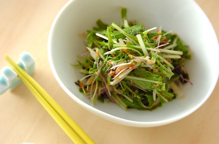 水菜とスプラウトの梅ポンサラダ