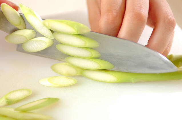 アスパラのオイスター炒めの作り方の手順1