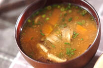 残り野菜のみそ汁