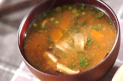 残り野菜のみそ汁