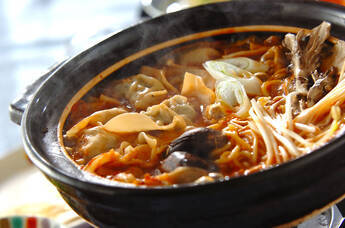 餃子入りキムチ鍋