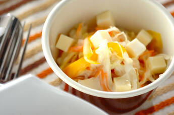 キャベツとミョウガの塩揉みサラダ