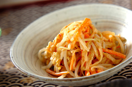 モヤシのピリ辛ゴマダレ