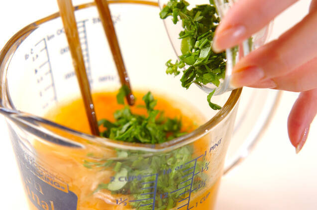 チーズ入り卵ロールの作り方の手順1