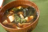 豆腐とワカメのみそ汁
