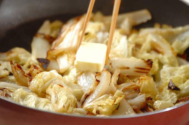 ガーリック好き必見 絶品！白菜のにんにくバター焼きの作り方の手順3