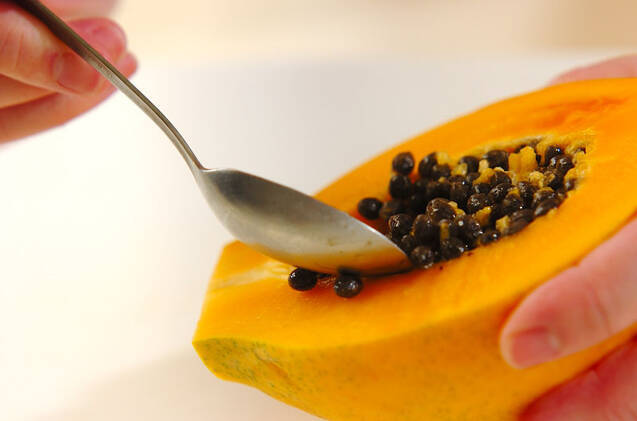 パパイヤのクリームソースのせの作り方の手順1