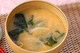 大根とワカメのみそ汁